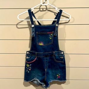 Super cute short bibs - barley worn!